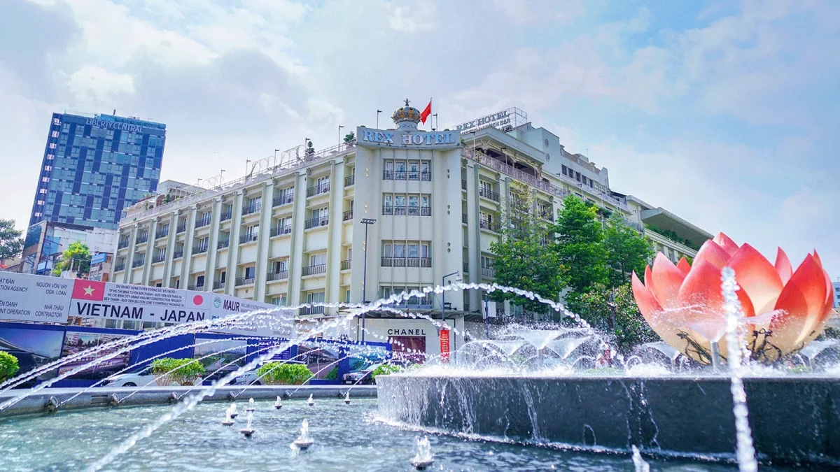 Nụ cười du dịch 